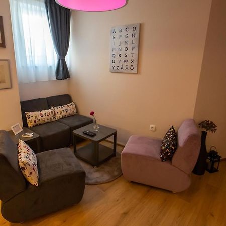 Štip Charming Apartment In Shtip'S Downtown מראה חיצוני תמונה